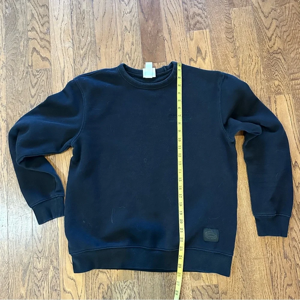 H&M Black Crewneck Sweatshirt Global Sounds size Medium